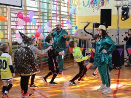 b_1024_768_0_00_images_2023_2024_WYDARZENIA_Choinka_418293907_840202794574337_1207864451363567465_n